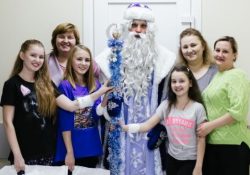 Дед Мороз поздравил детей в больнице