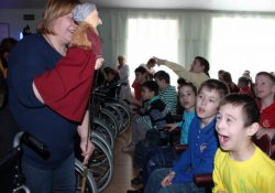 Волонтерский кукольный театр побывал в Уваровском детском доме